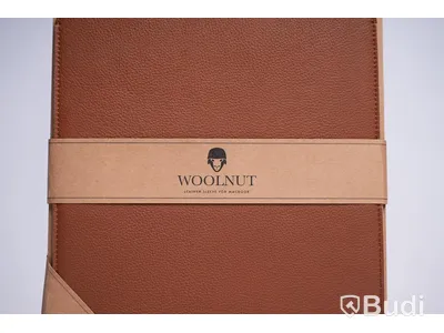 Läderfodral för MACBOOK PRO / WOOLNUT / 16-INCH